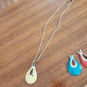 Rare Sarah Coventry signed Interchangeable pendants.